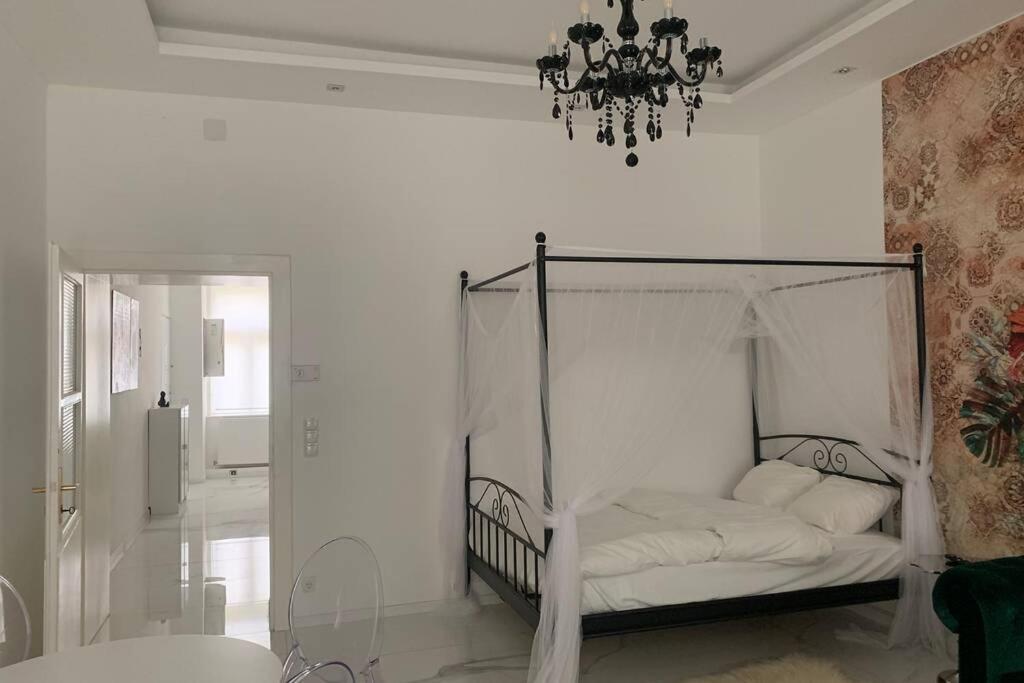 Cool City Center Apt. @ Metro And Shopping Street เวียนนา ภายนอก รูปภาพ